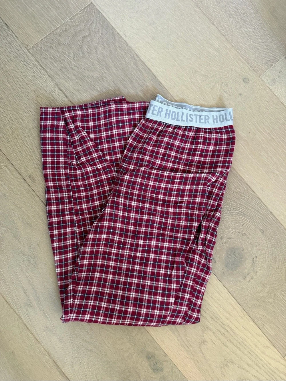 Hollister Red Waistband Plaid Pants